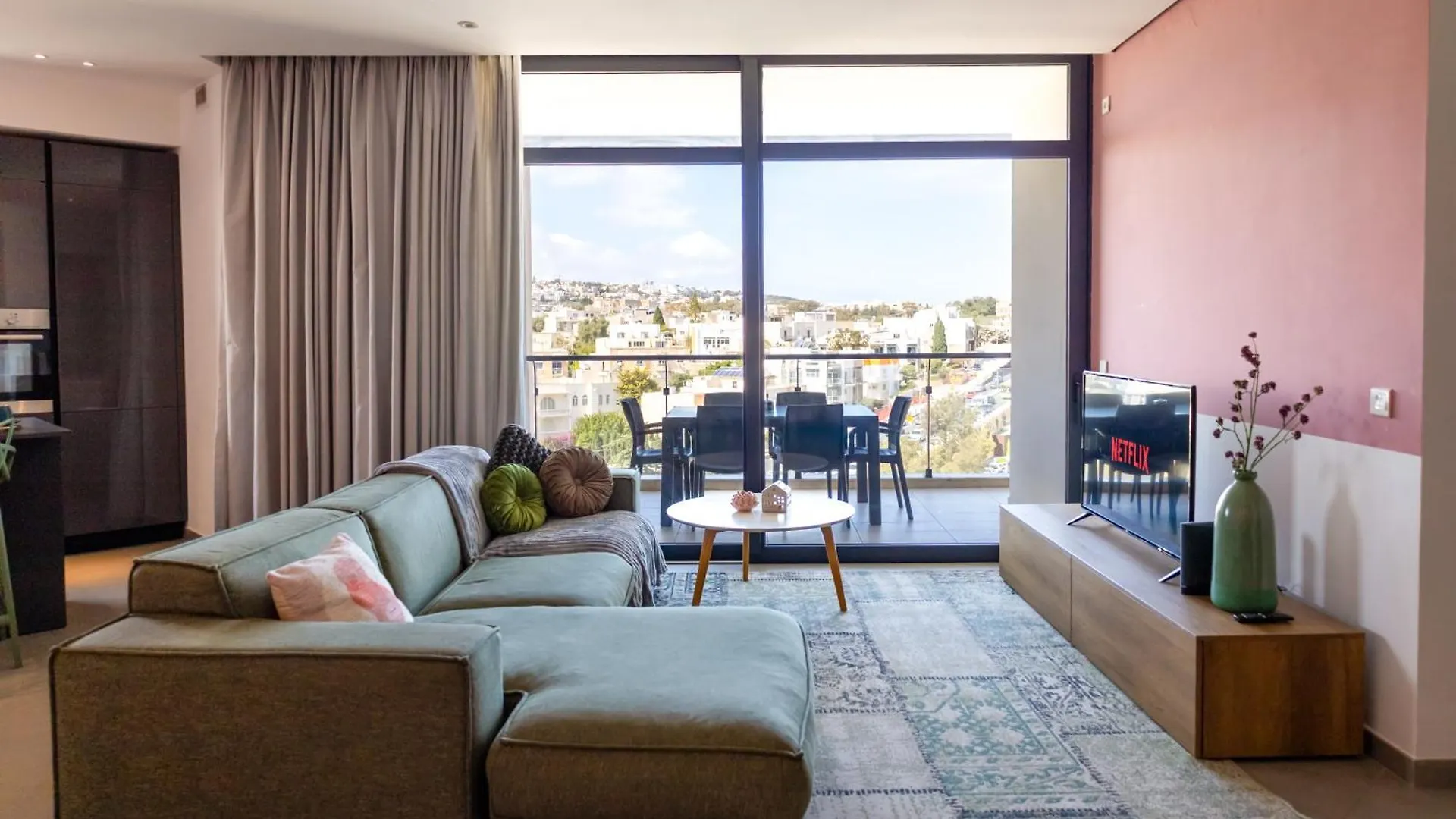 Luxury 2 Bedroom Apartment In St Julians Saint Julian's